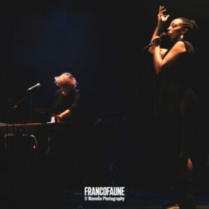 Lisette Lombé et Cloé du Trèfle @ Le 140 _ 09-10-2023 (2)