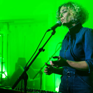 Marie Warnant  au Cloitre ©Lara Herbinia13