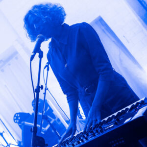 Marie Warnant  au Cloitre ©Lara Herbinia3