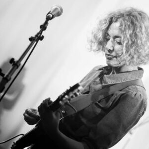 Marie Warnant  au Cloitre ©Lara Herbinia6