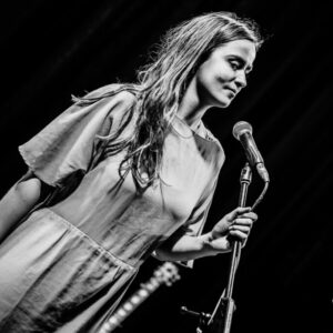 Michaelle Richer @ MC Gare (FrancoFaune 2021) © Lara Herbinia