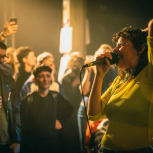 Mauro Pawlowski x Cocaine Piss (carte blanche) @ VK (FrancoFaune 2021) © Lara Herbinia
