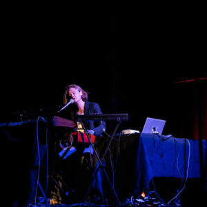 Les Fleurs du Slam #2 @ Le 140 (FrancoFaune 2020) © Lara Herbinia