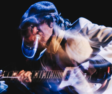Stef Kamil Carlens in het Frans @ Le 140 (FrancoFaune 2020) © Lara Herbinia