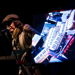 Stef Kamil Carlens in het Frans @ Le 140 (FrancoFaune 2020) © Lara Herbinia