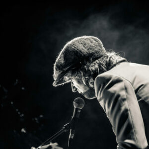 Stef Kamil Carlens in het Frans @ Le 140 (FrancoFaune 2020) © Lara Herbinia