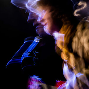 Stef Kamil Carlens in het Frans @ Le 140 (FrancoFaune 2020) © Lara Herbinia