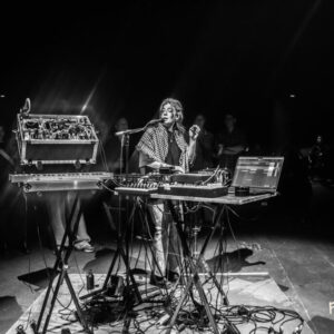 Julie Rains @ Atelier 210 (FrancoFaune 2025) © Lara Herbinia