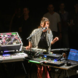 Julie Rains @ Atelier 210 (FrancoFaune 2025) © Lara Herbinia