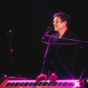Albin de la Simone @ Espace Lumen (FrancoFaune 2025) © Lara Herbinia