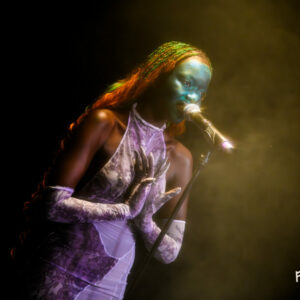 Leïla Alice Leïla Alice @ Brass (FrancoFaune 2025 x Les Volumineuses) © Lara Herbinia